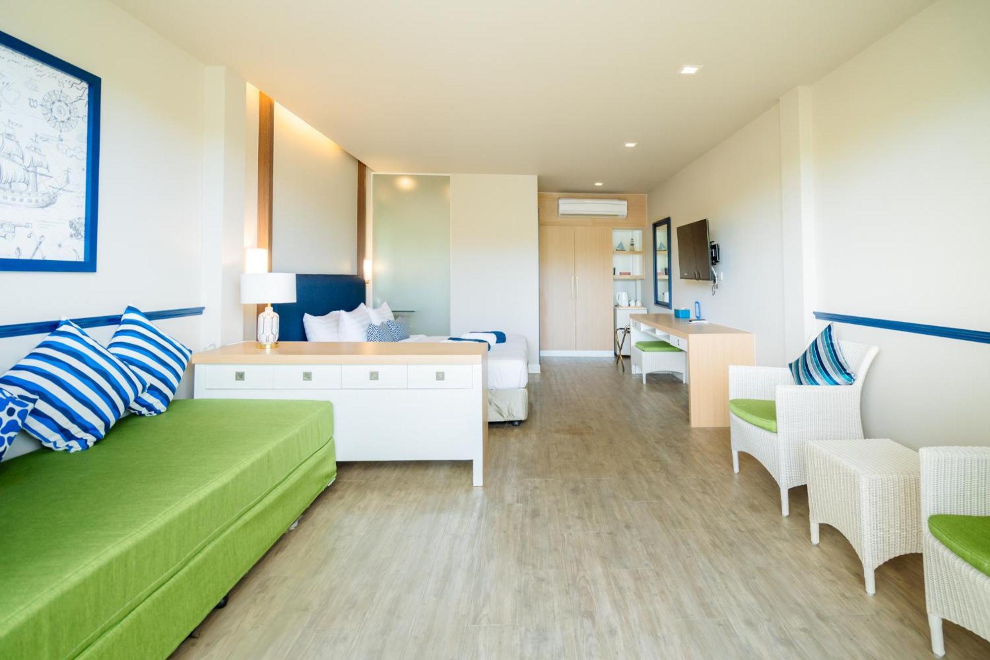 Phuket Boat Quay Hotel